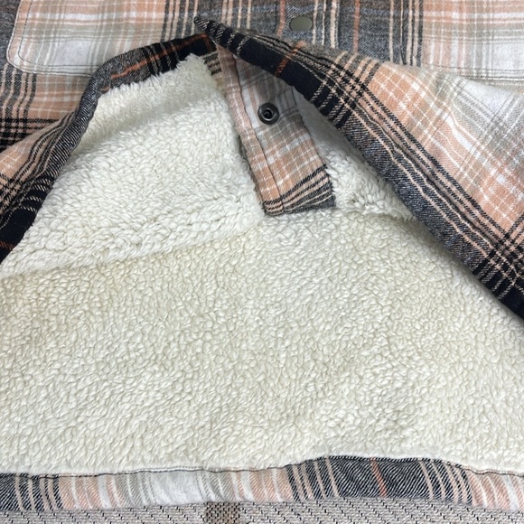 Lucky Brand Sherpa lined snap button side pockets flannel plaid shirt jacket - Picture 14 of 16